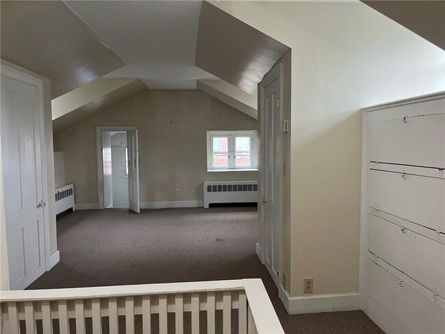 Building Photo - 362 Main St