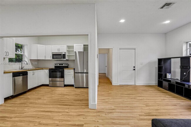 Building Photo - 130 NW 85th St