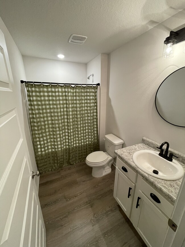 Building Photo - 5240 Peach Dr
