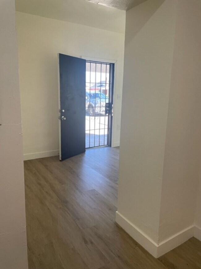 Building Photo - Unique Tri plex