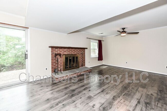 Building Photo - 8504 Shadeway Pl