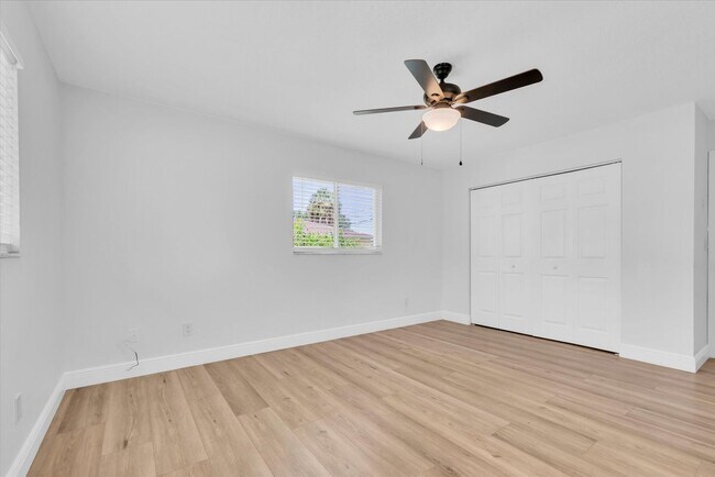 Building Photo - 1611 3rd Ave W