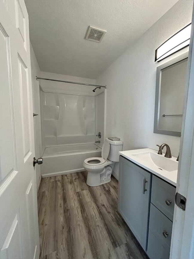 Building Photo - 1740 Muldoon Cir