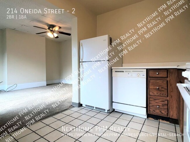 Building Photo - 214 Oneida St