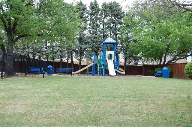 Building Photo - 1513 Tanglewood Dr