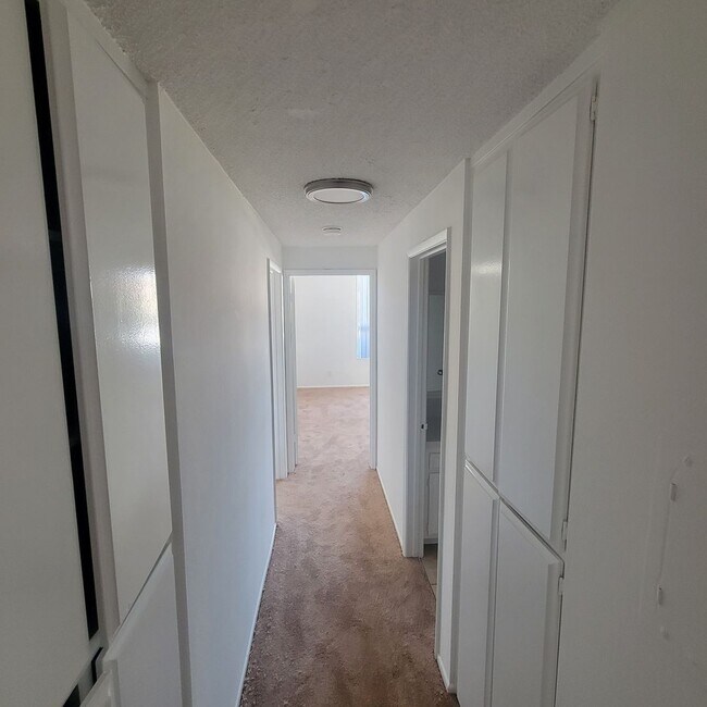 Building Photo - 2 BEDROOM CONDO UNIT IN THE WEST LA AREA 646 481 4404