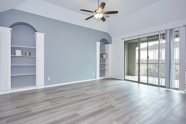 Building Photo - 110 Detering St