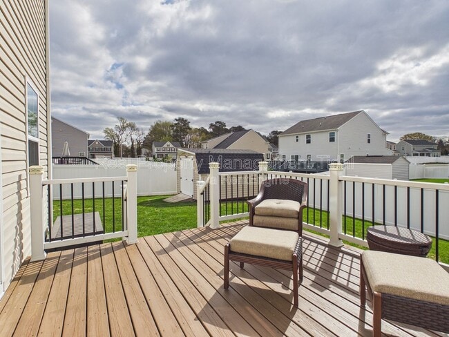 Building Photo - 555 Oliver Wy