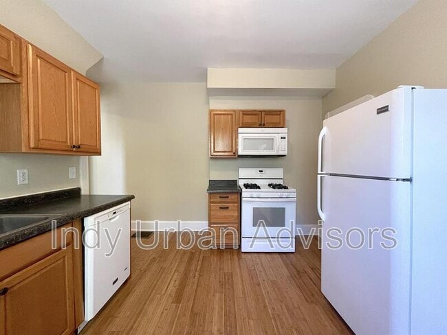 Building Photo - 1553 Barth Ave