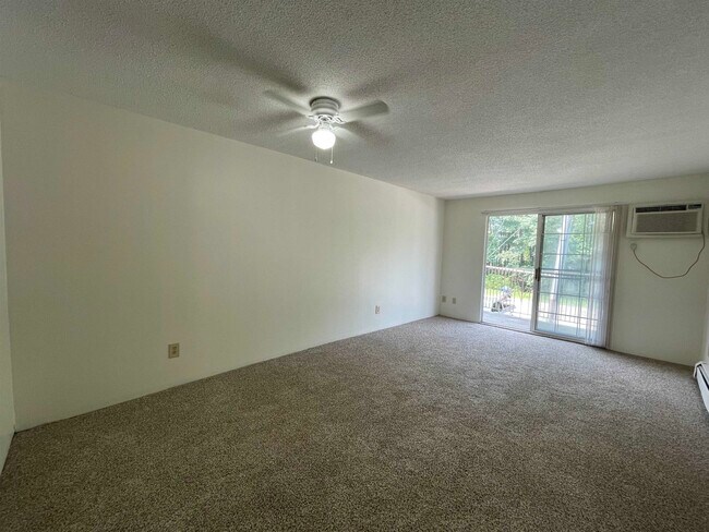 Building Photo - 379 Huse Rd