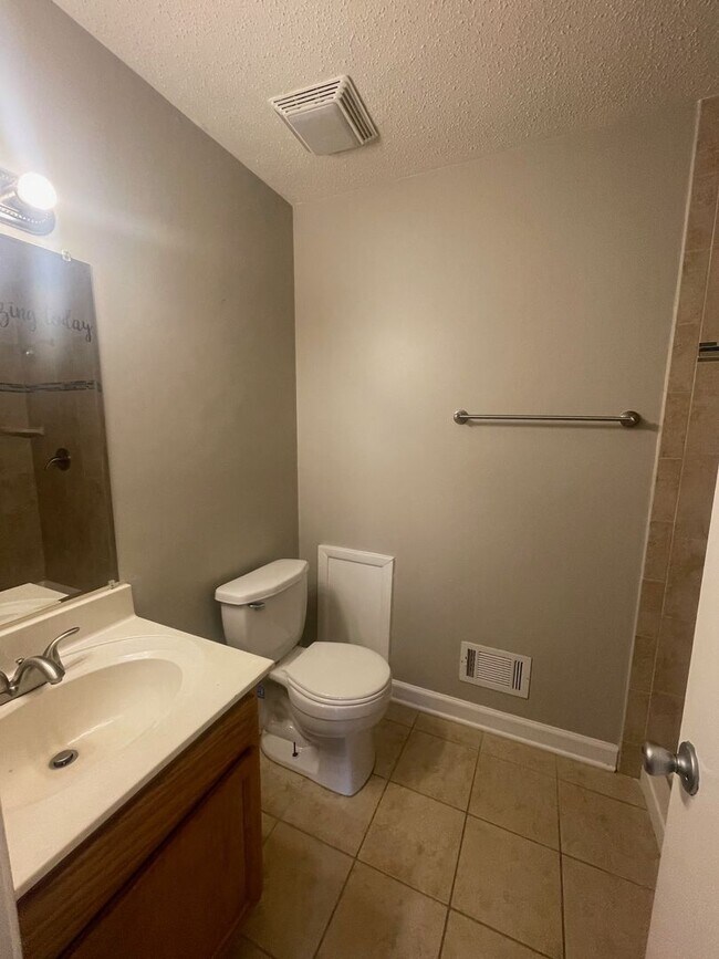 Building Photo - Nice 3Bd/2.5Bth TH in Frederick!!
