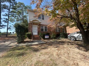 Building Photo - 15-16 Ashleys Place - Outside CoC - R19205...