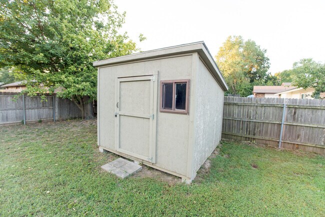 Building Photo - 9215 S 92nd E Ave