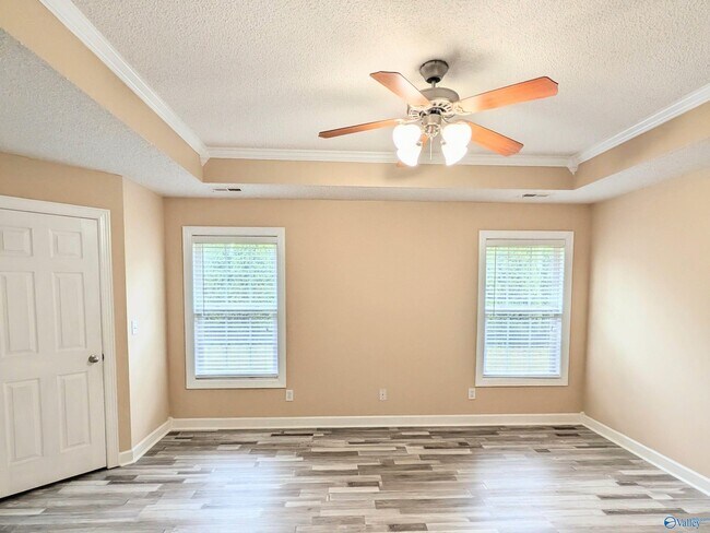 Building Photo - 102 Kilburn Cir