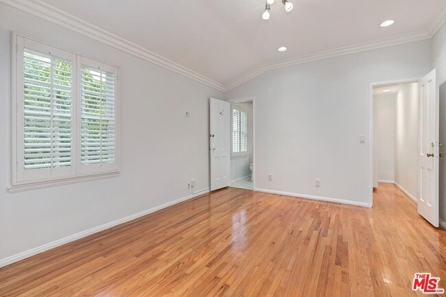 Building Photo - 208 S El Camino Dr