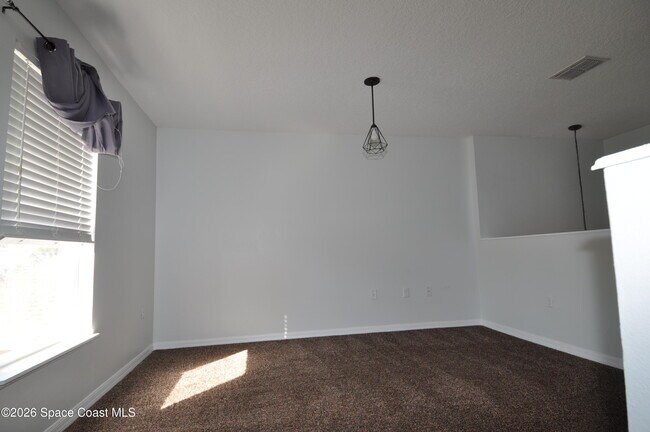 Building Photo - 1701 Sawgrass Dr SW