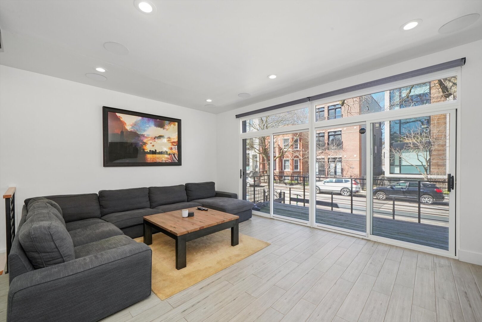Building Photo - 2915 W Lyndale St