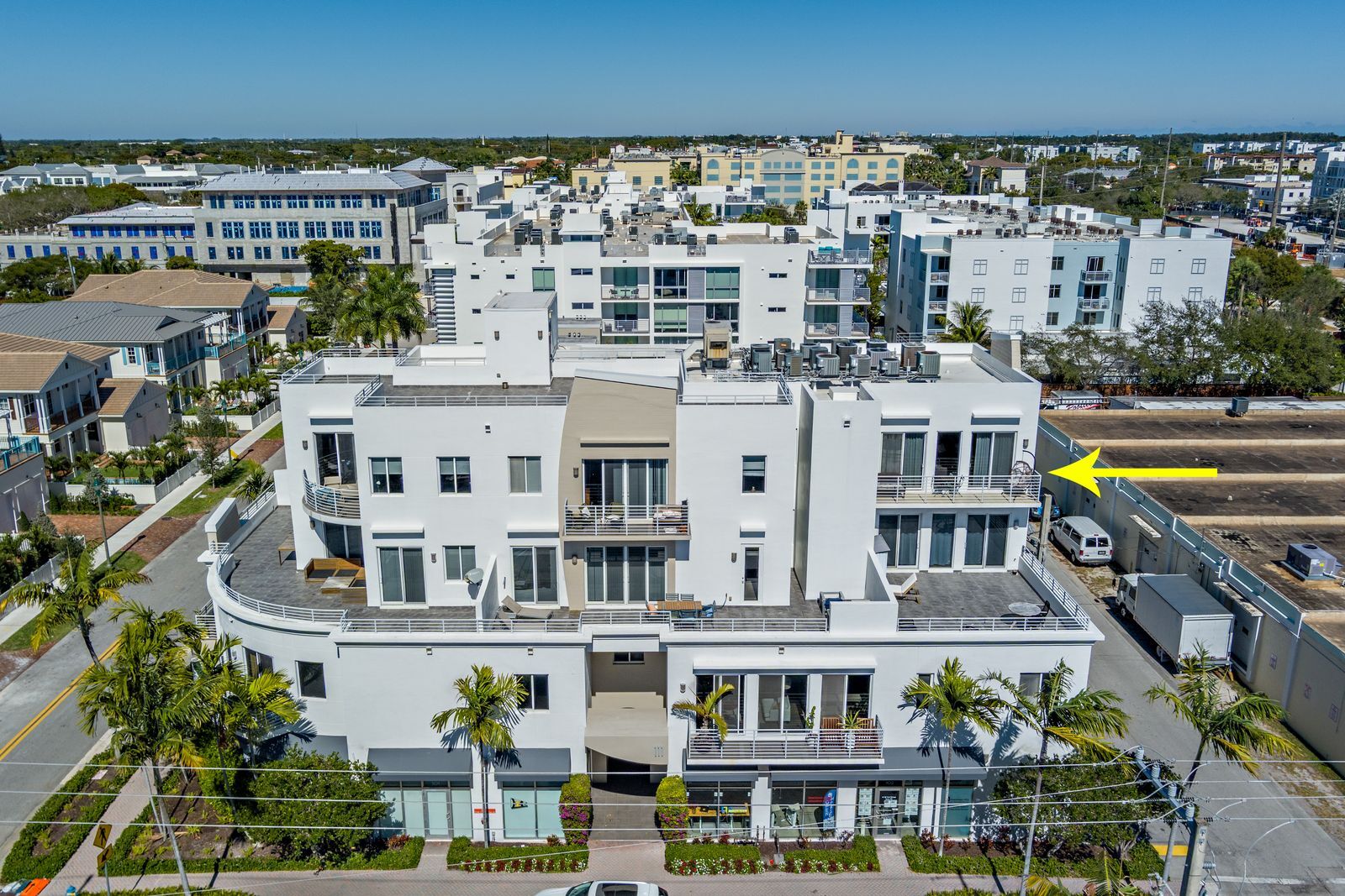 Building Photo - 111 SE 2nd St