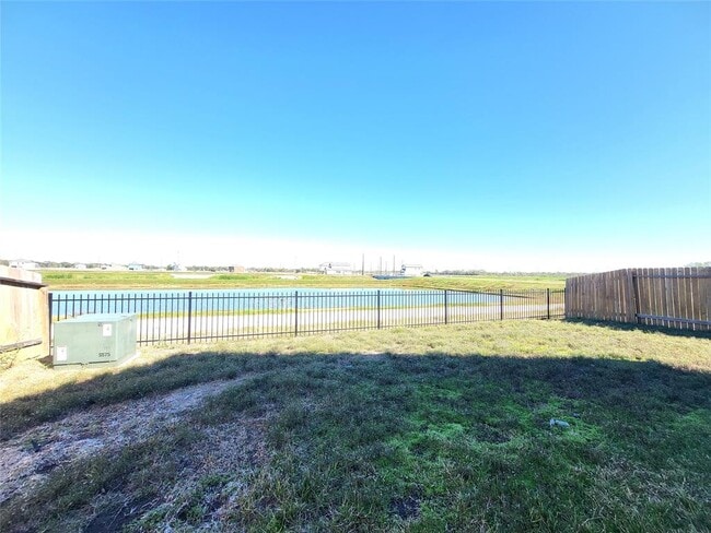 Building Photo - 1227 Marvista Ln