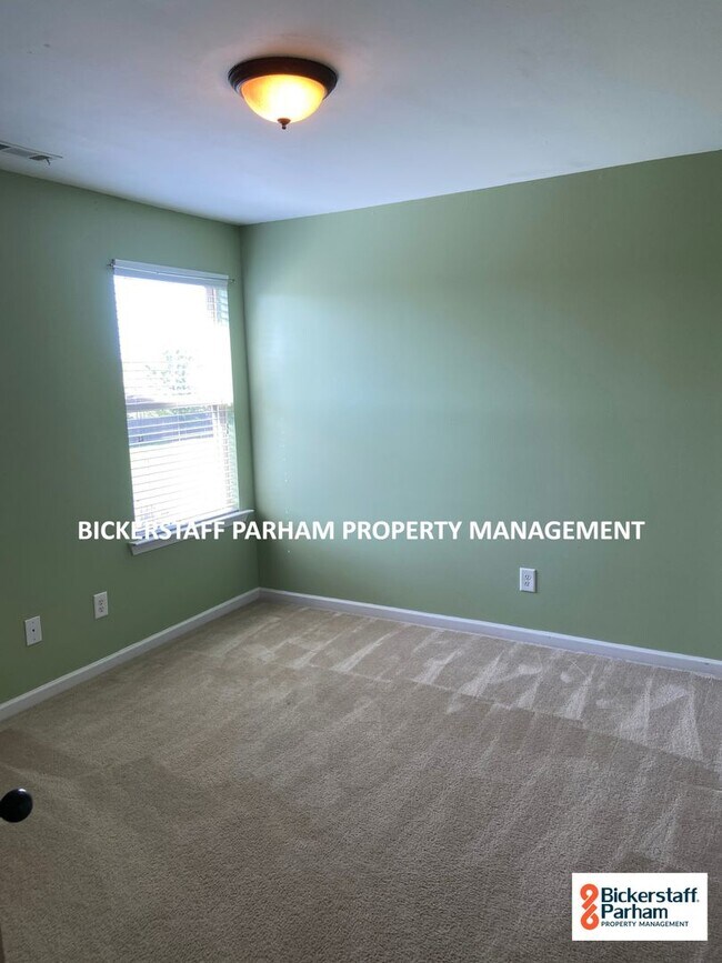 Building Photo - Self-Showings Available! Located in Fort M...