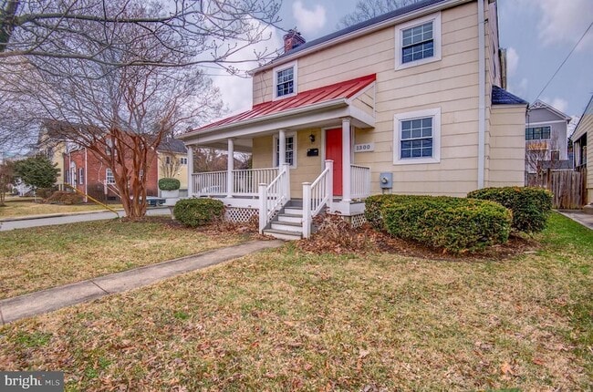 Building Photo - 1300 N Taylor St