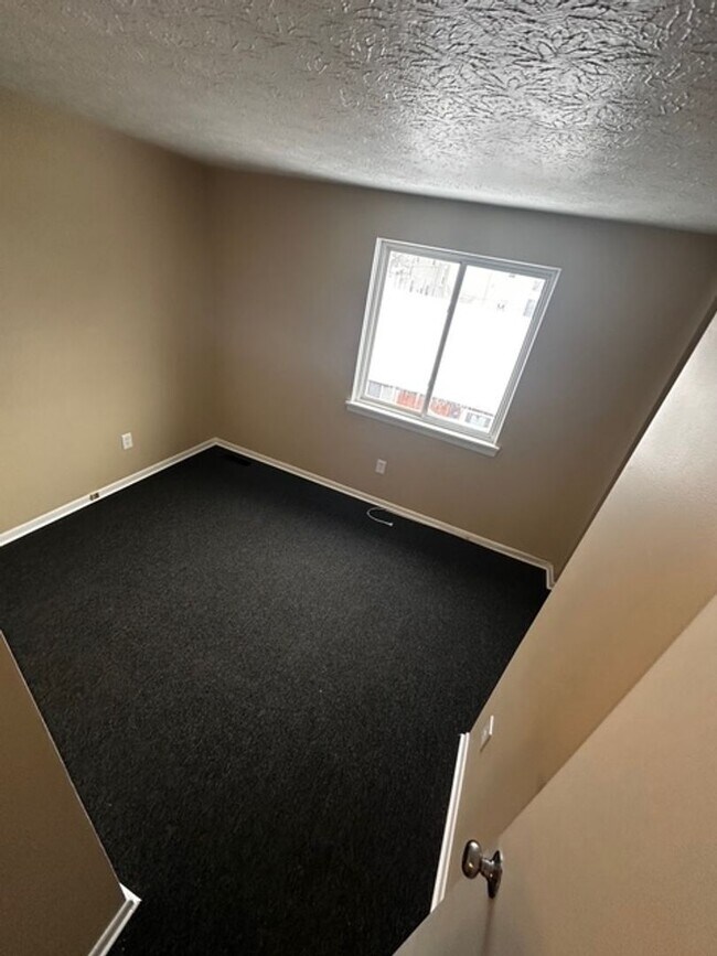 Building Photo - 1694 St Paul St