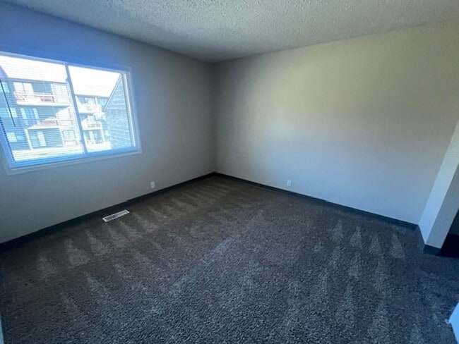 Building Photo - 2575 Irving Ct