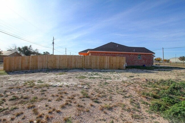 Building Photo - COMING SOON - 4 Bedroom Home + 2 Car Garage and Privacy Fenced Backyard!