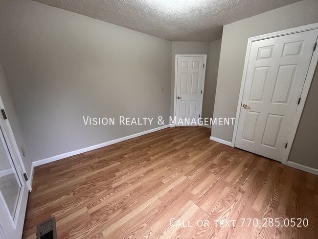 Building Photo - 60 Bagwell Rd