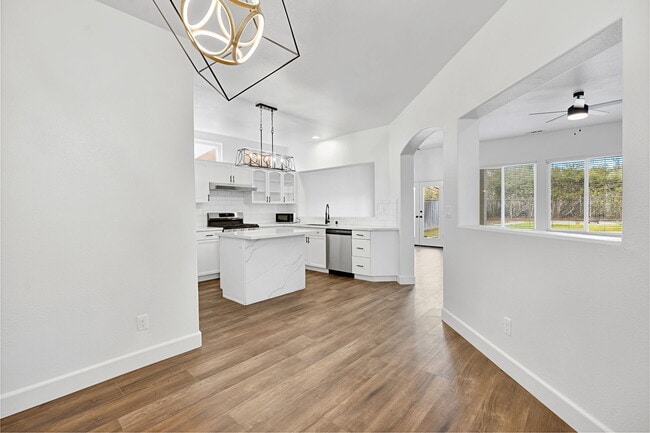 Building Photo - 10556 E Greenbury Way