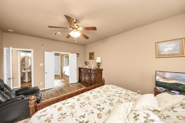 Building Photo - 21302 Mystic Oak Dr