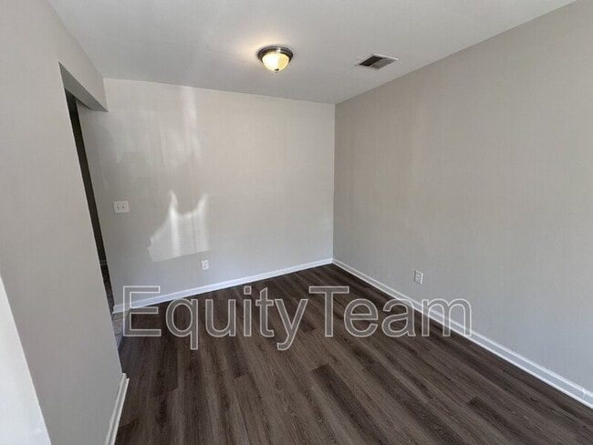 Building Photo - 238 Diston Ln