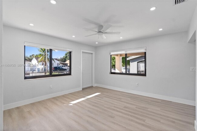 Building Photo - 811 NW 115th St