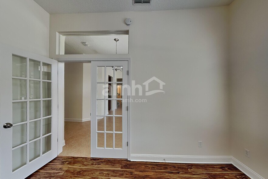 Building Photo - 604 Battersea Dr