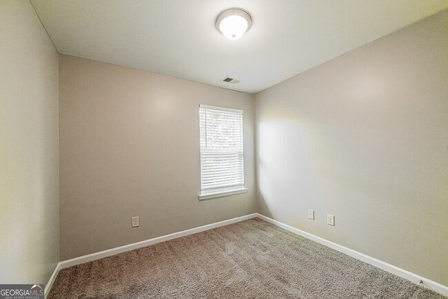 Building Photo - 434 Highland Falls Dr