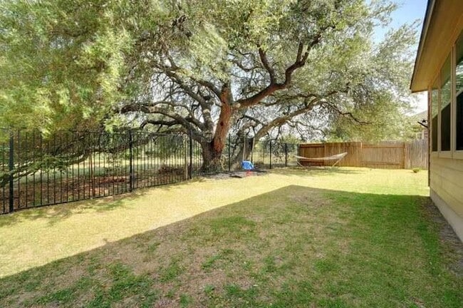 Building Photo - 452 Monahans Dr