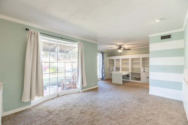 Building Photo - 3/2/2 READY TO RENT! Near ACU; ALL APPLIANCES PROVIDED