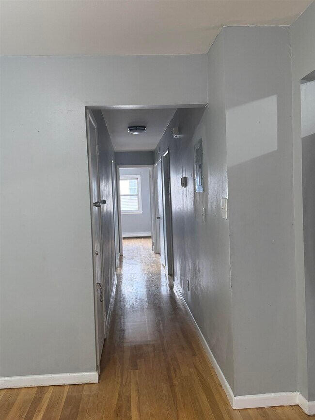Building Photo - 78 W 54th St