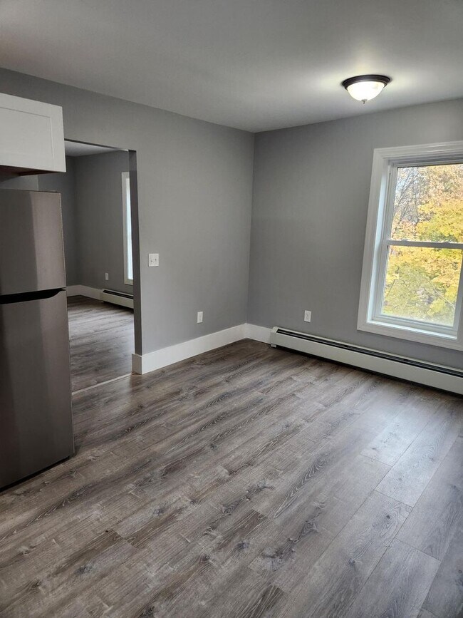 Building Photo - Full renovation 2024 - New 2 bedroom unit !