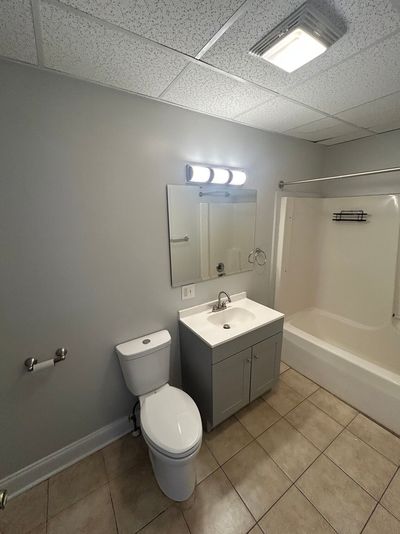 Building Photo - 1202 W Elm St