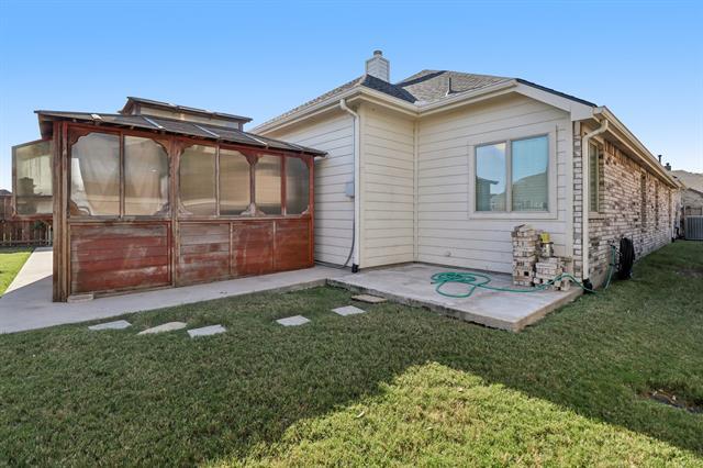 Building Photo - 588 Louder Way