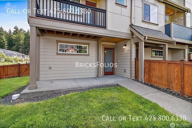 Building Photo - Discover Your Dream Corner Townhome in Olympia