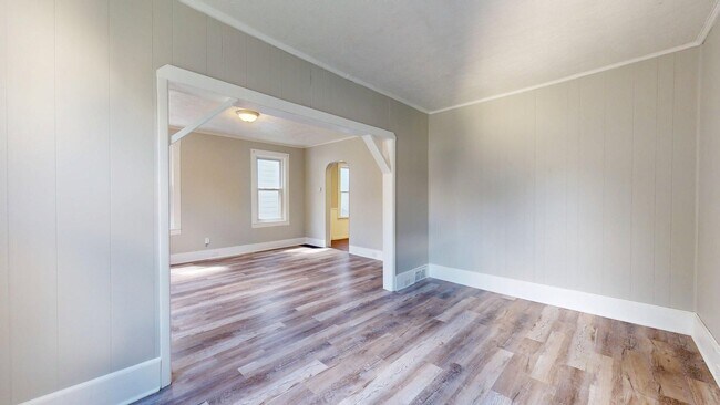 Building Photo - Clark / Fulton Area - 3 Bedrooms - 1 Bath - Single Family Home