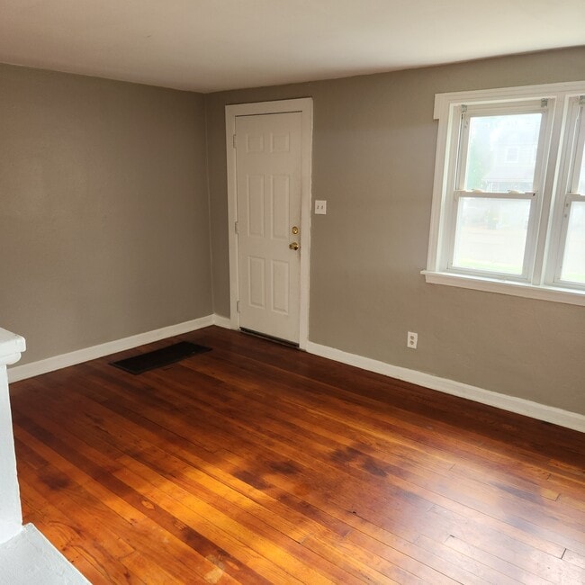 Building Photo - 1144 Shadycrest Dr