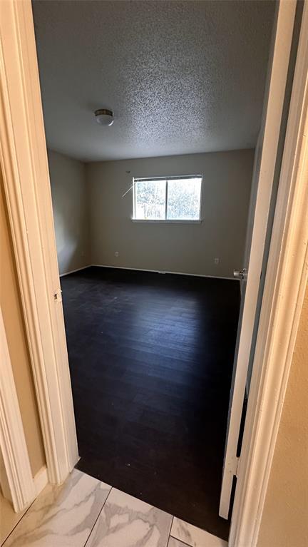 Building Photo - 4003 Stonebridge Dr