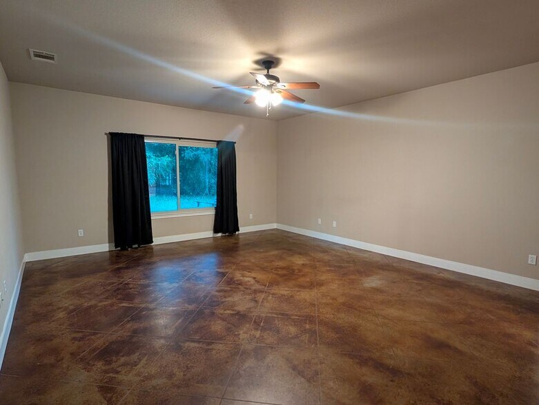 Building Photo - 178 S Buckhorn Dr
