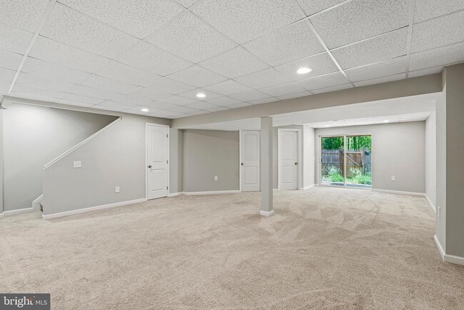 Building Photo - 468 Cornell Ct