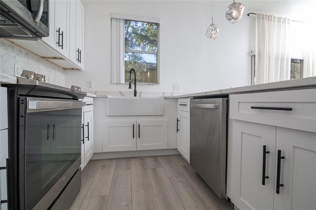 Building Photo - 733 Calabria Ave