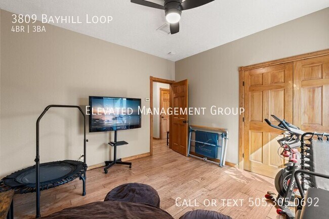 Building Photo - 3809 Bay Hill Loop SE