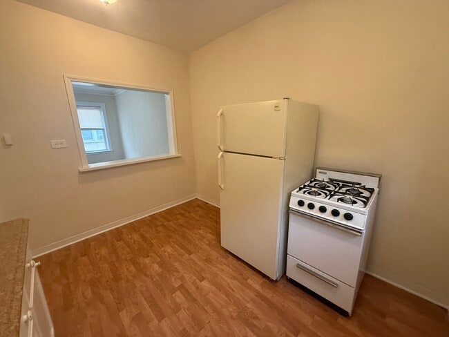 Building Photo - 2146 Gunderson Ave